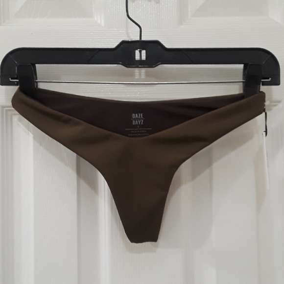 Daze Dayz Moca V'Cheeky - Picture 5 of 8